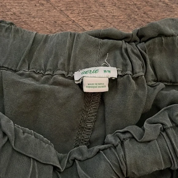 Aerie Shorts Green - Picture 2 of 3